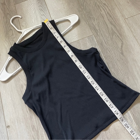 Peloton Workout Tank Top crop racerback womens Black small activewear gym fitted - Picture 4 of 4